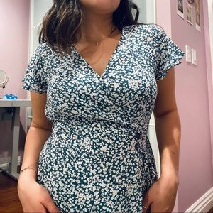 Flowy green flower maxi dress